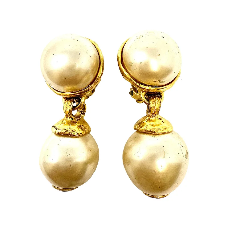 Fashionable gold earrings-Chanel Vintage Clip-On Earrings