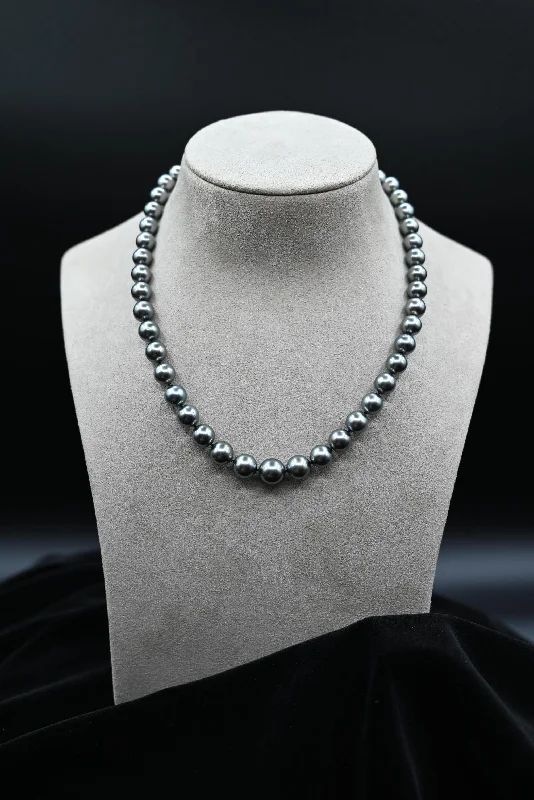 Beaded necklaces with colorful patterns -Natural Tahitian Pearl Necklace with 18k White Gold Clasp